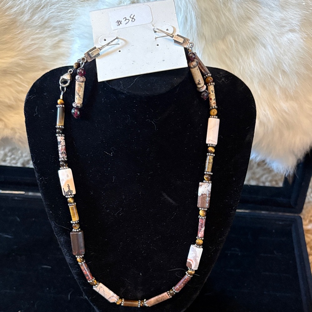 Elegant Multicolor semi precious Beaded Necklace